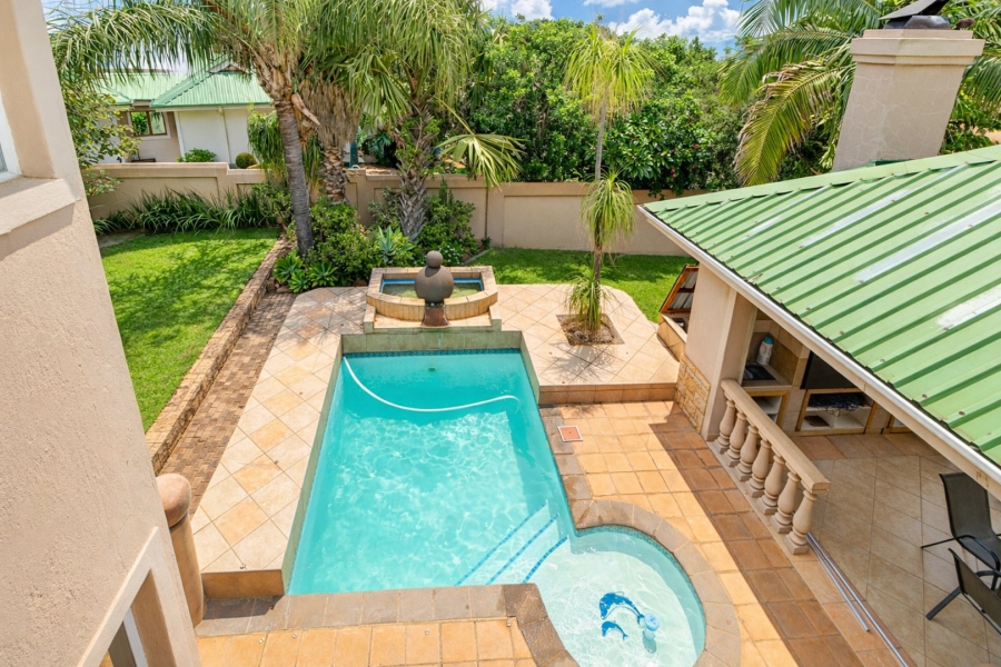 5 Bedroom Property for Sale in Caribbean Beach Club North West